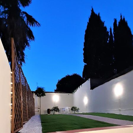 Movie Star Apartment With Garden Florence Ngoại thất bức ảnh