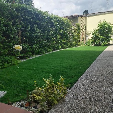 Movie Star Apartment With Garden Florence Ngoại thất bức ảnh