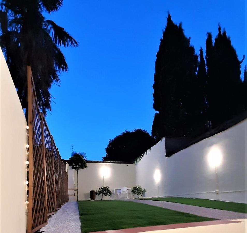Movie Star Apartment With Garden Florence Ngoại thất bức ảnh
