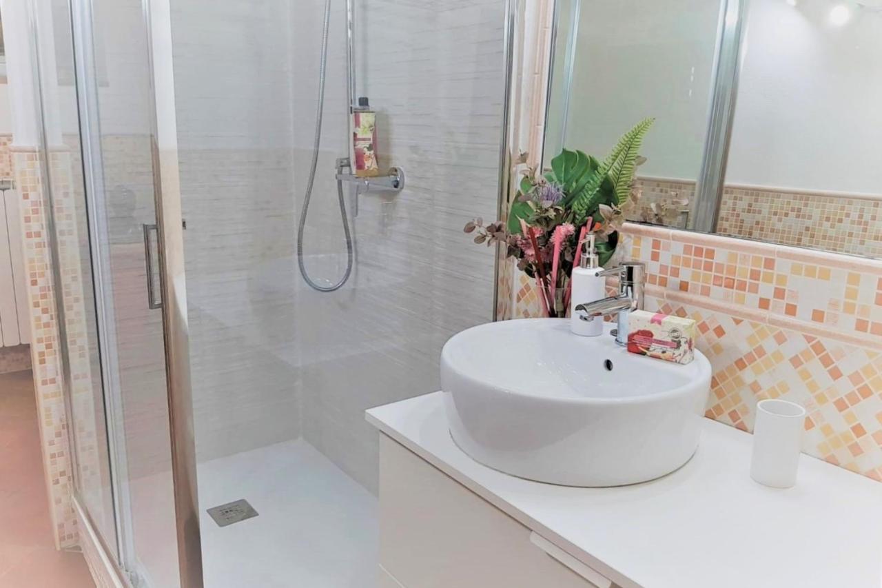 Movie Star Apartment With Garden Florence Ngoại thất bức ảnh